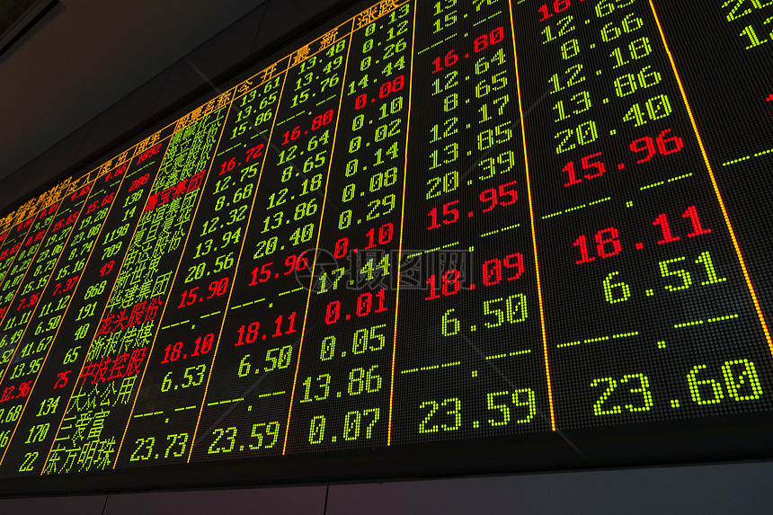 强化路灯维护 护航赶考路